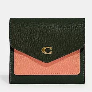 NWOT Coach Small Wyn Wallet - Amazon Green Multi